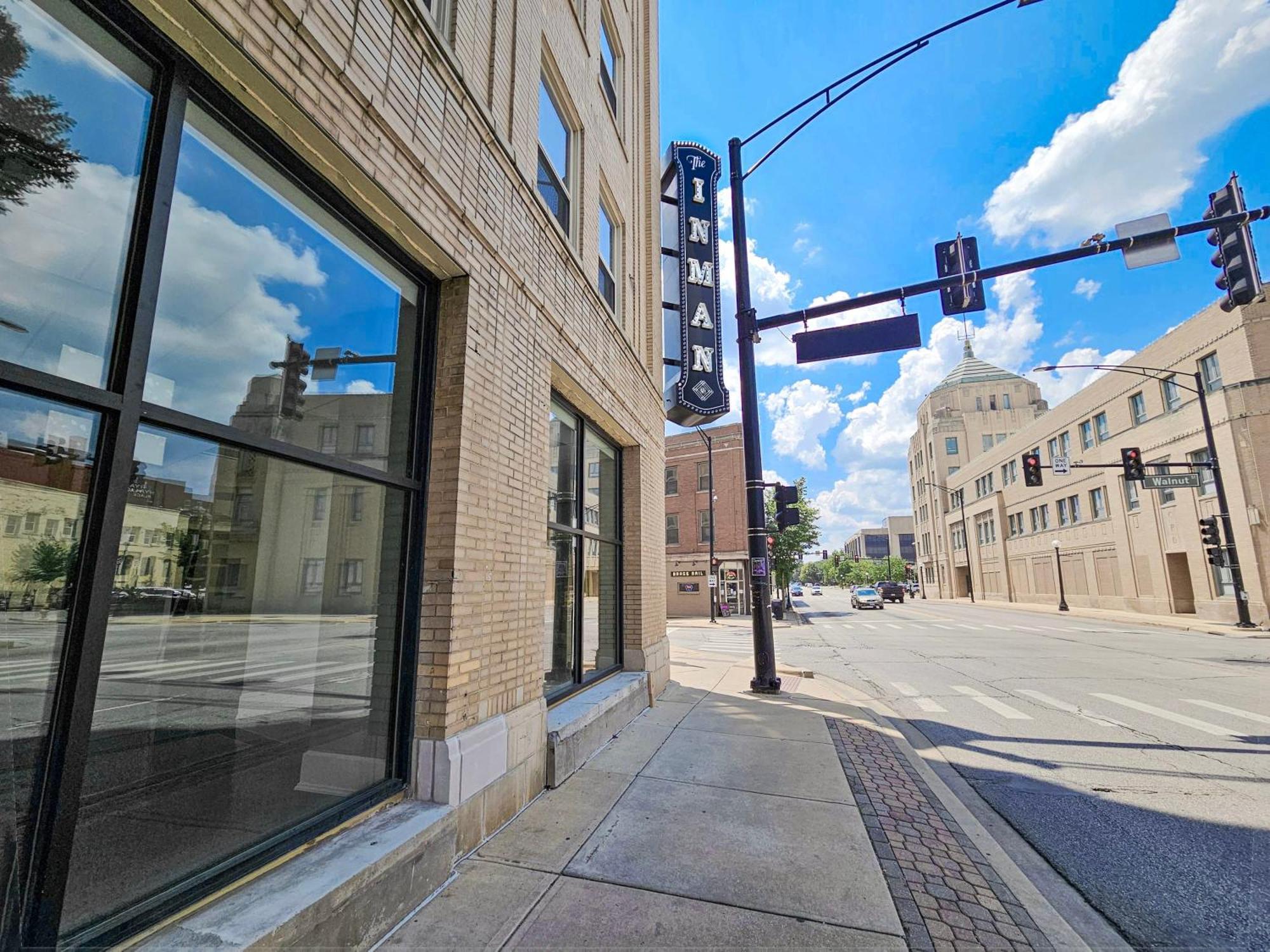 Cozy King Bed Stay At The Historic Inman - 201 Champaign Exterior photo